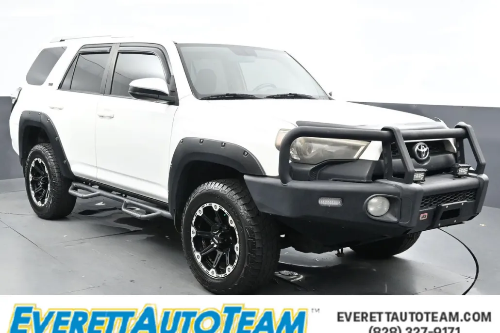 2016 Toyota 4Runner SR5 photo 1