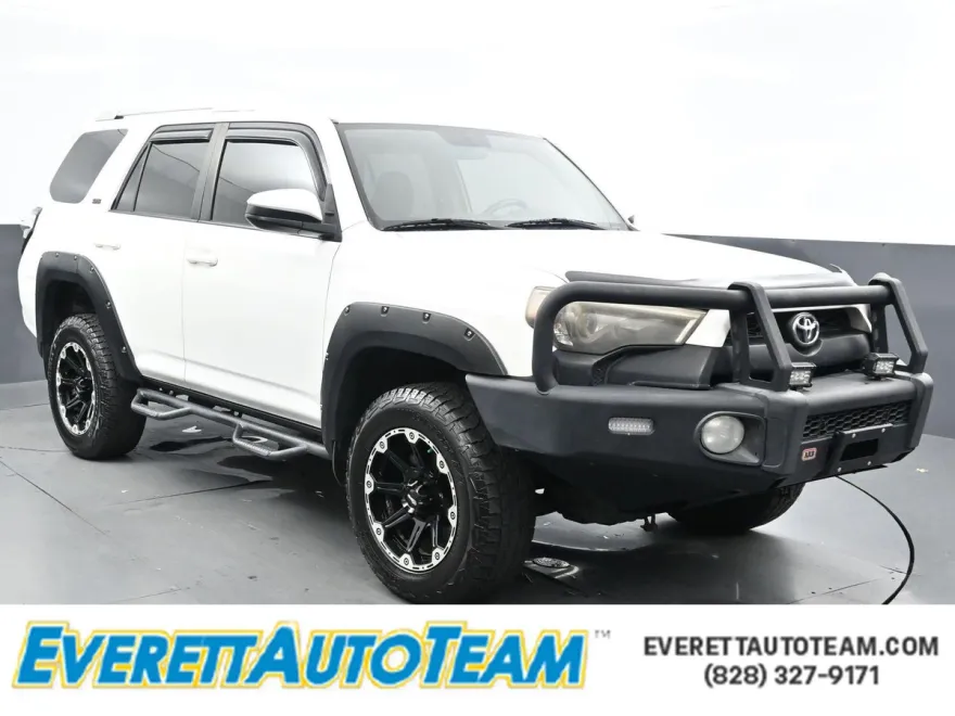 2016 Toyota 4Runner SR5 photo 1