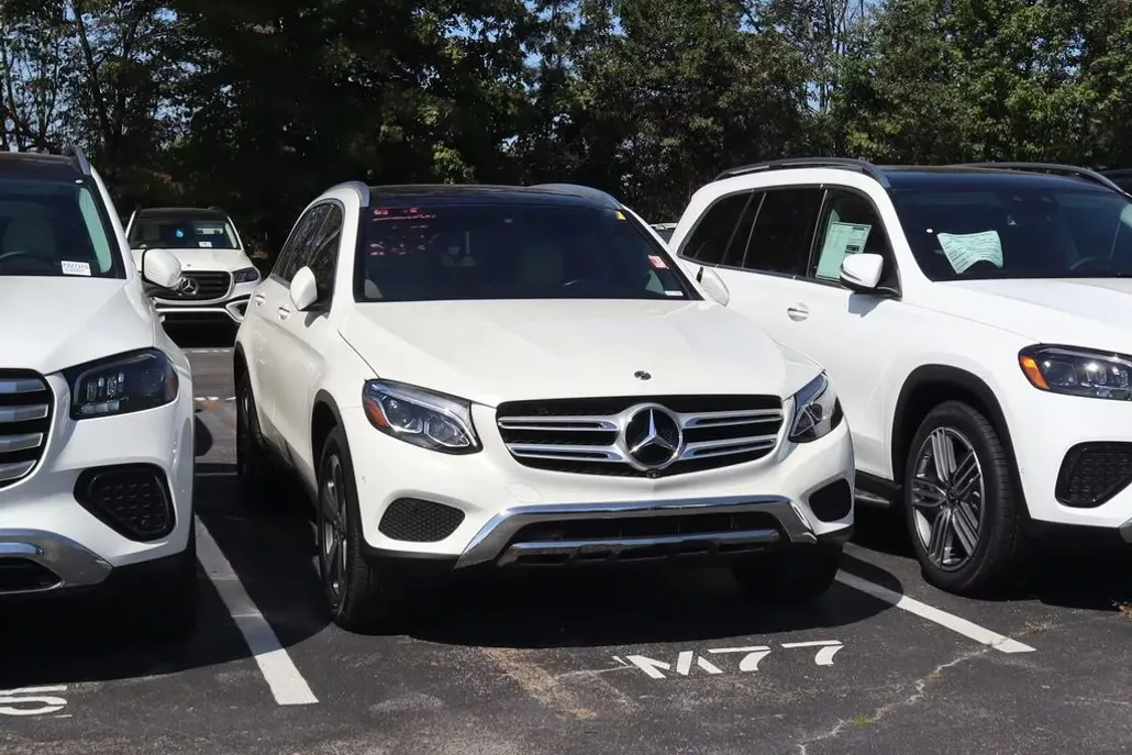2018 Mercedes Benz GLC 300 photo 1