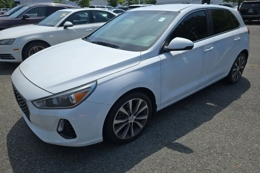 2018 Hyundai Elantra GT photo 1