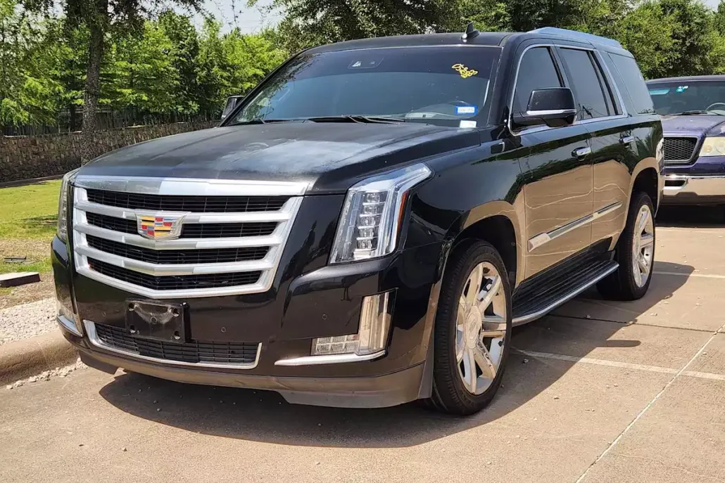 2016 Cadillac Escalade Luxury photo 1