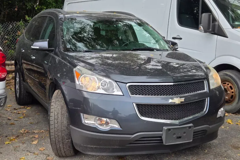 2011 Chevrolet Traverse 2LT photo 1