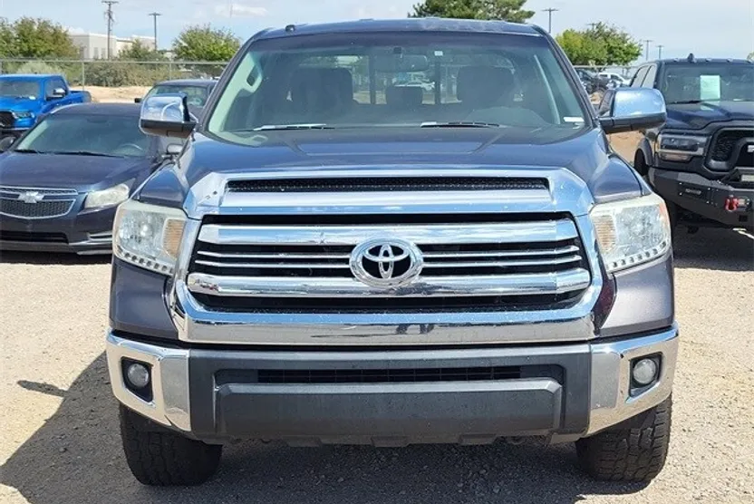 2016 Toyota Tundra SR5 photo 1
