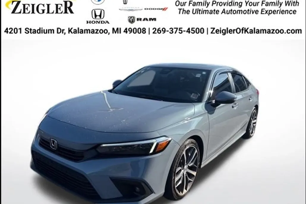 2022 Honda Civic Touring photo 1