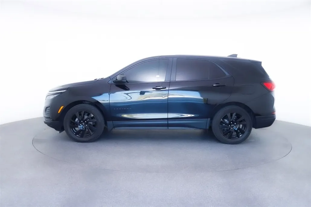 2024 Chevrolet Equinox LS photo 1