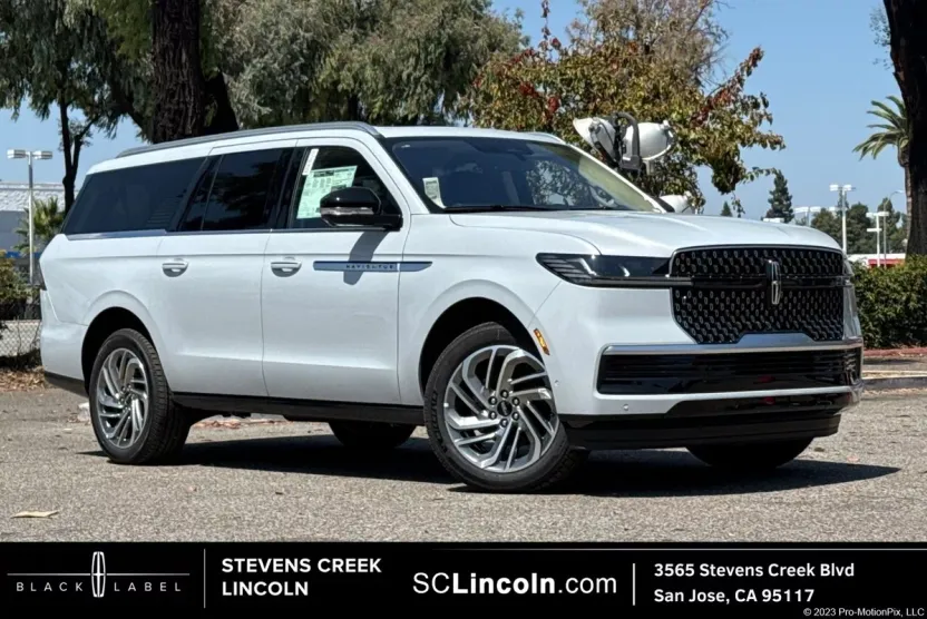 2025 Lincoln Navigator L Reserve photo 1