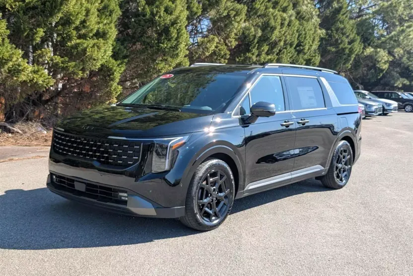 2025 Kia Carnival SX Prestige photo 1
