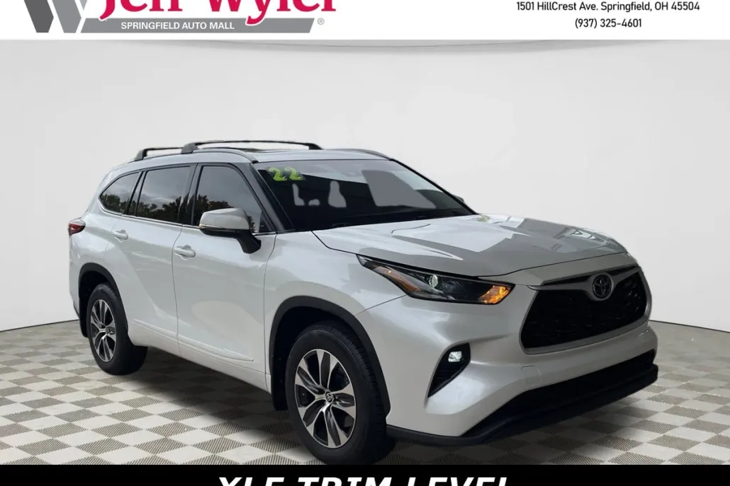 2022 Toyota Highlander XLE photo 1