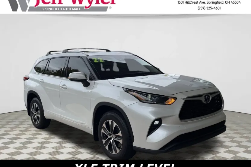 2022 Toyota Highlander XLE photo 1