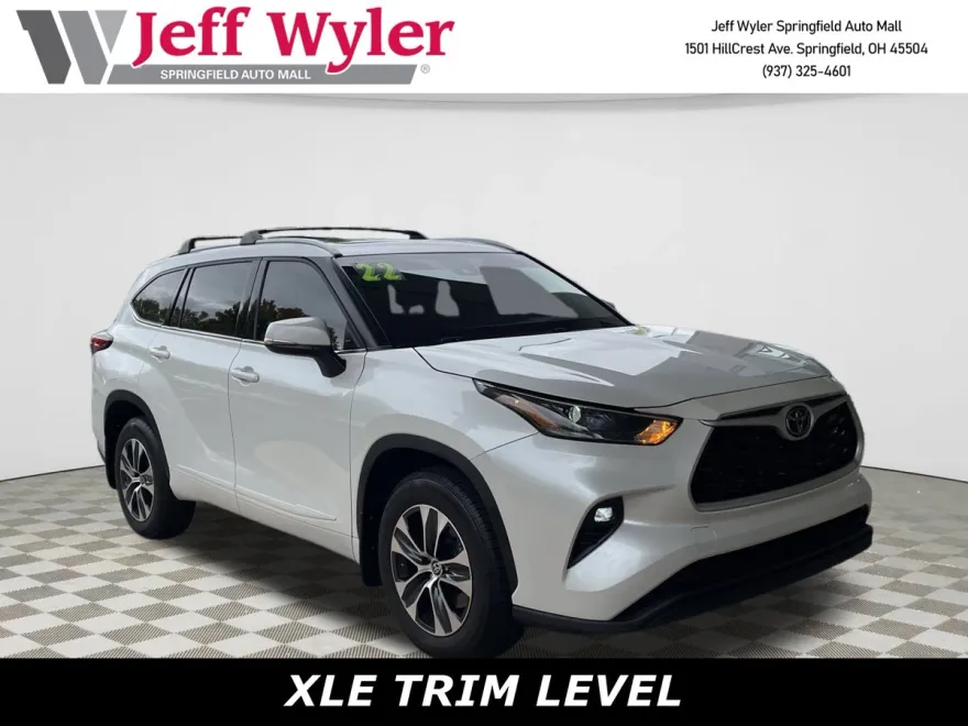 2022 Toyota Highlander XLE photo 1