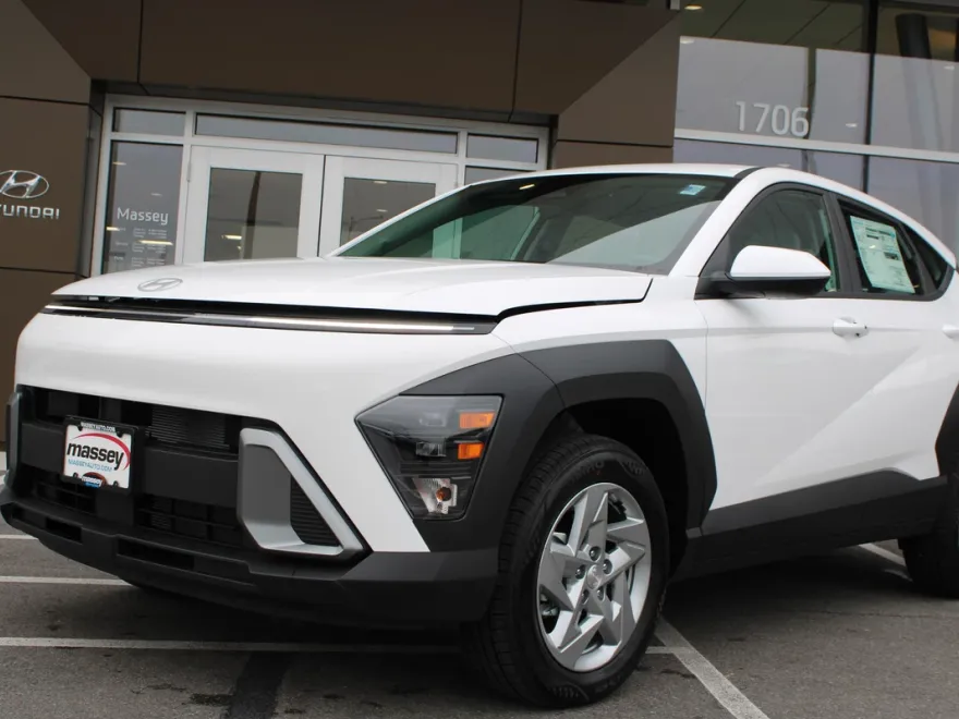 2026 Hyundai Kona SE photo 1