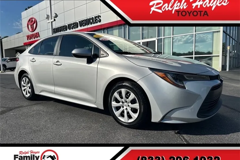 2024 Toyota Corolla LE photo 1