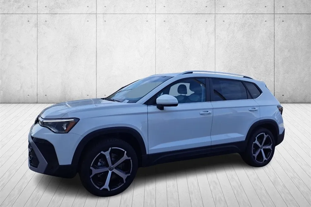 2025 Volkswagen Taos SEL photo 1