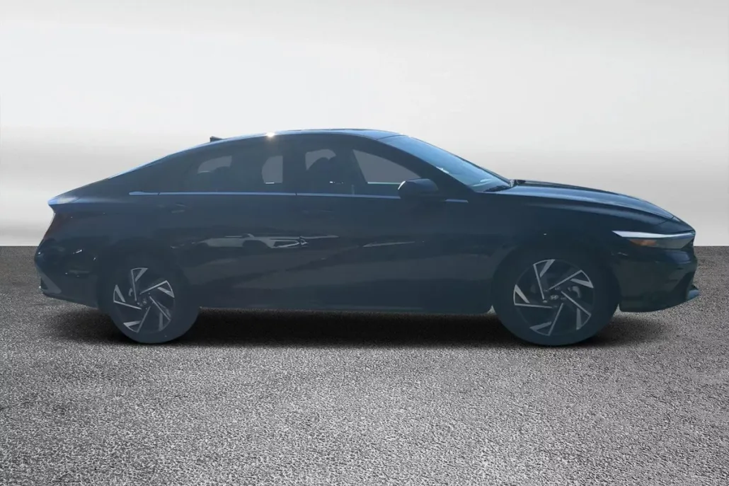 2025 Hyundai Elantra SEL Convenience photo 1