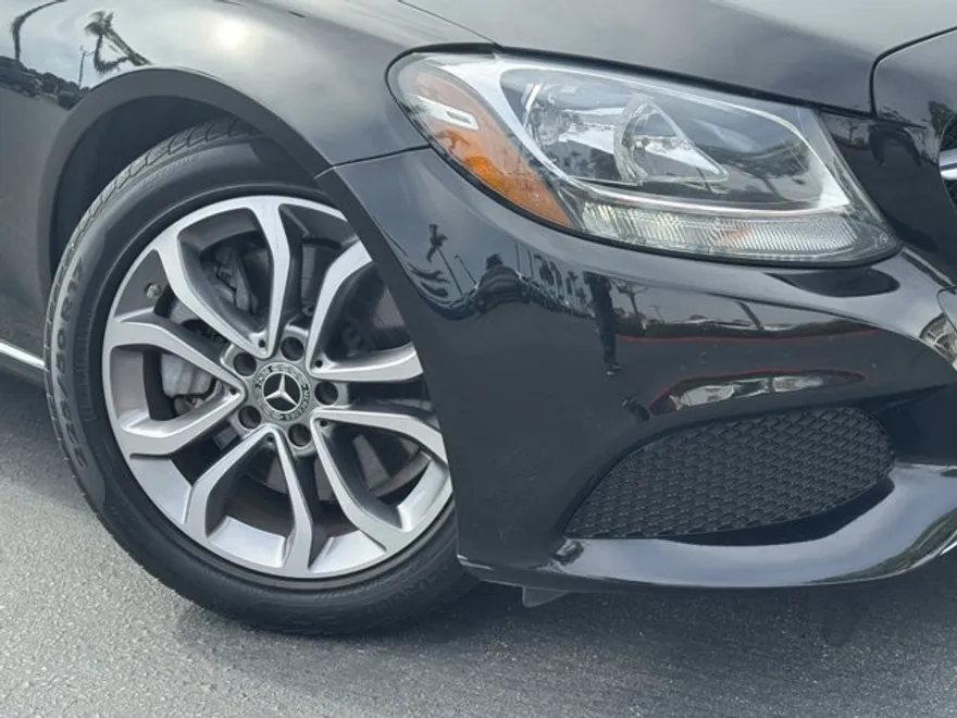 2017 Mercedes Benz C 300 photo 1