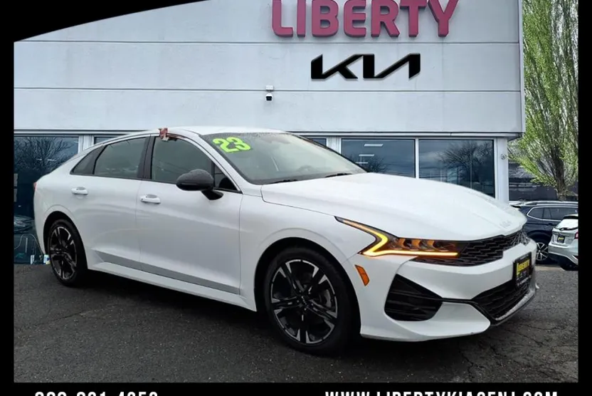 2023 Kia K5 GT-Line photo 1