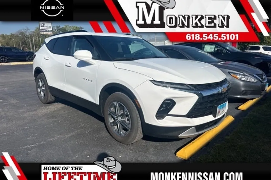 2024 Chevrolet Blazer photo 1