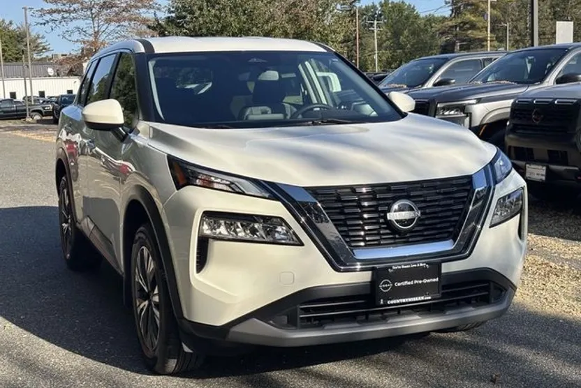 2023 Nissan Rogue SV photo 1