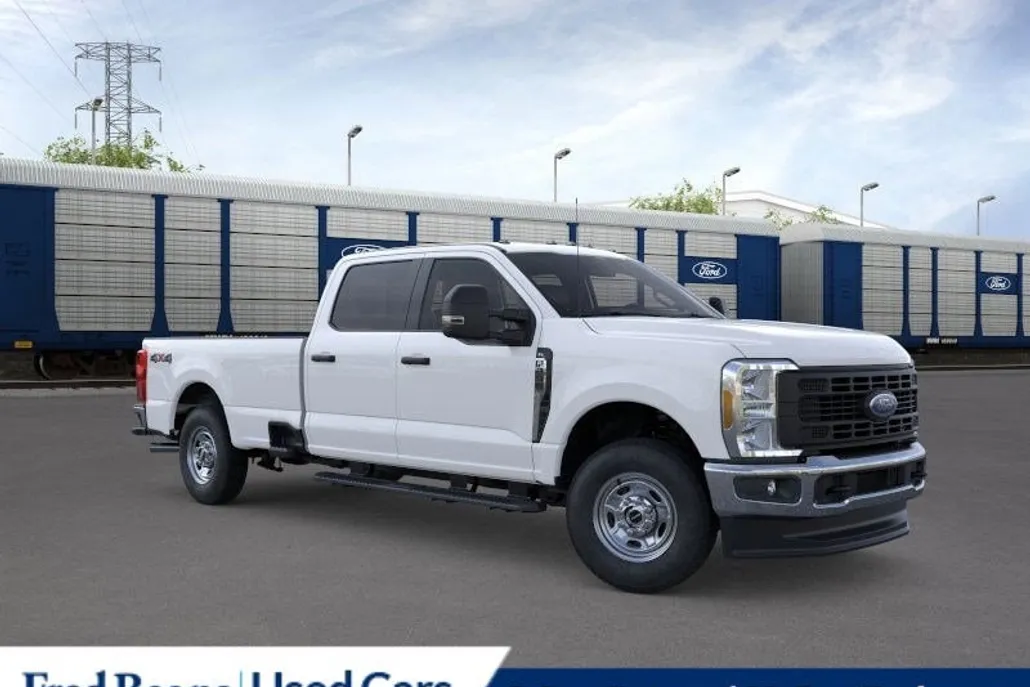 2025 Ford F-250 Lariat photo 1
