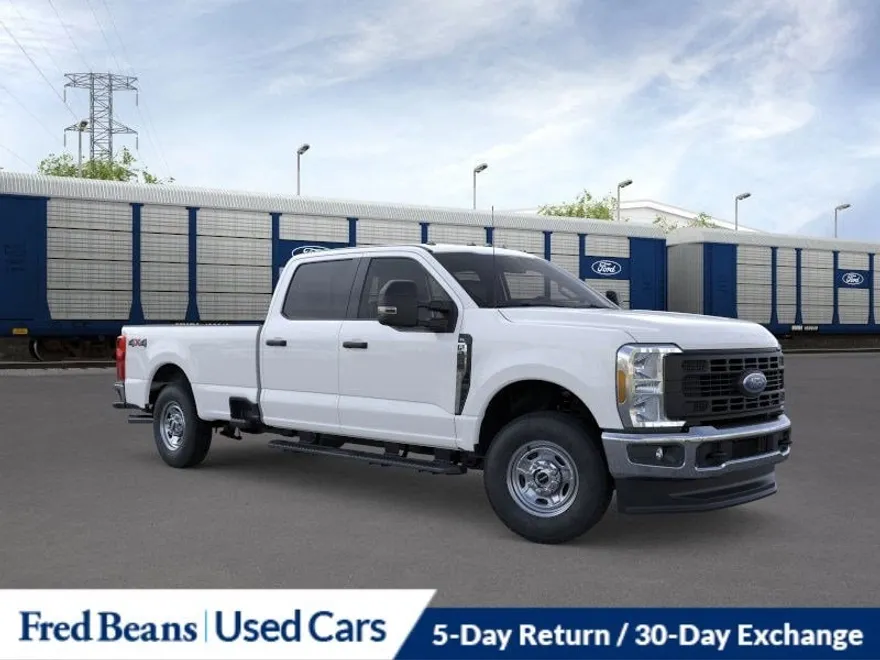 2025 Ford F-250 Lariat photo 1