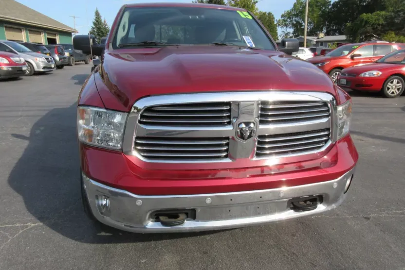 2015 Ram 1500 SLT photo 1
