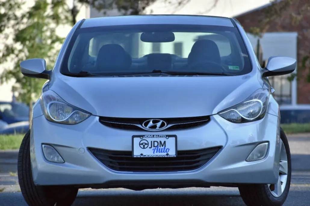 2012 Hyundai Elantra GLS photo 1