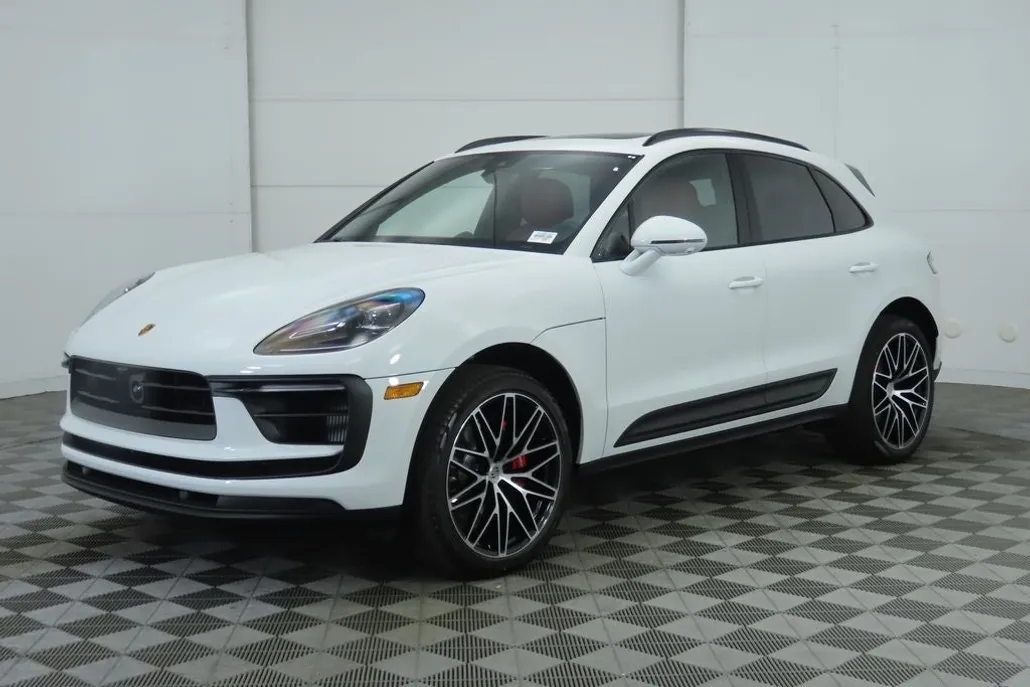 2025 Porsche Macan S photo 1