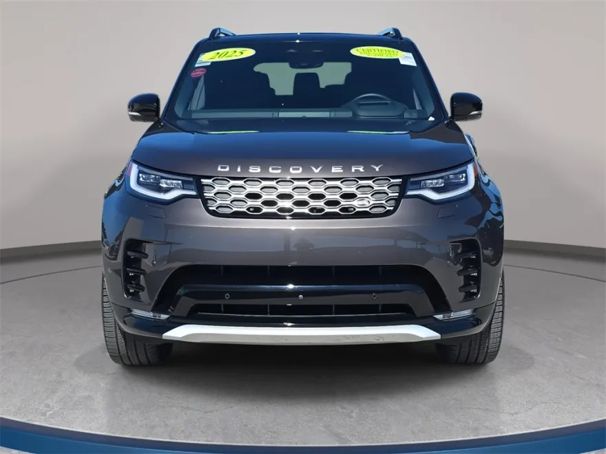2025 Land Rover Discovery Metropolitan Edition photo 1