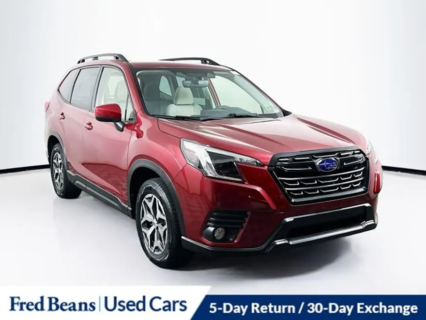 2023 Subaru Forester Premium photo 1