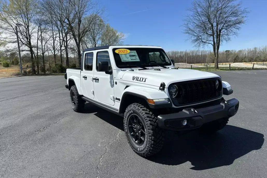 2025 Jeep Gladiator Sport photo 1