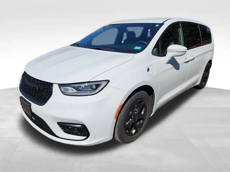 2022 Chrysler Pacifica Hybrid Touring L photo 1