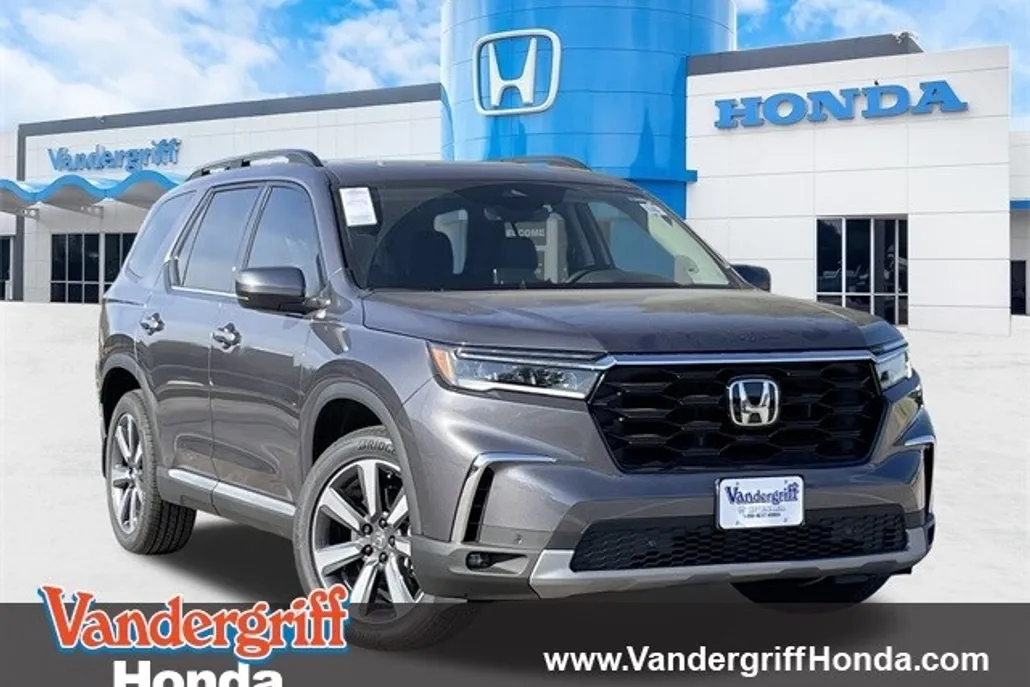 2025 Honda Pilot Touring photo 1