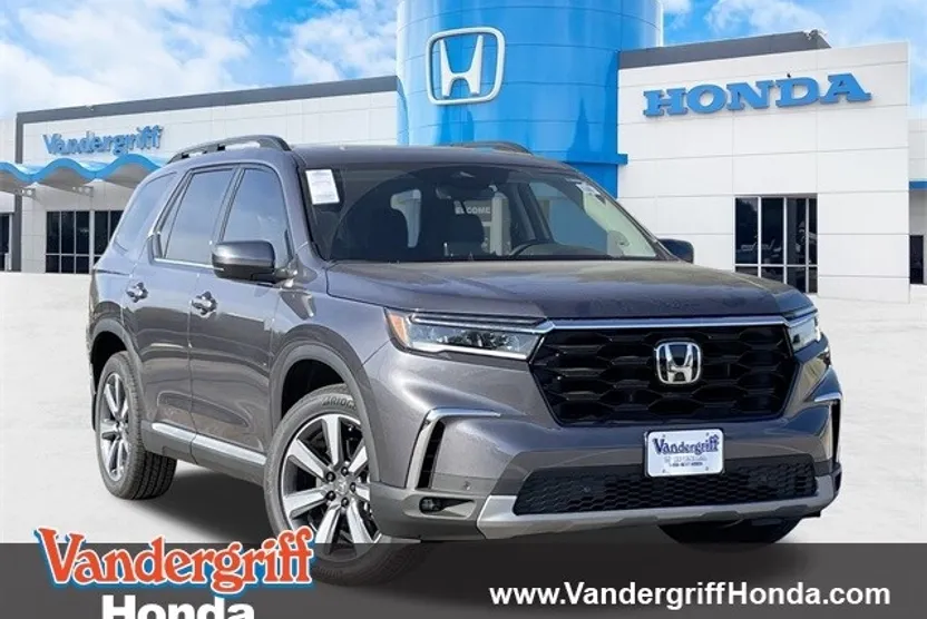 2025 Honda Pilot Touring photo 1