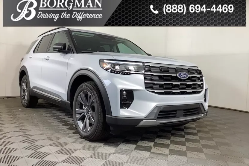 2025 Ford Explorer photo 1