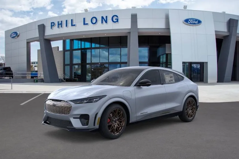 2025 Ford Mustang Mach-E GT photo 1