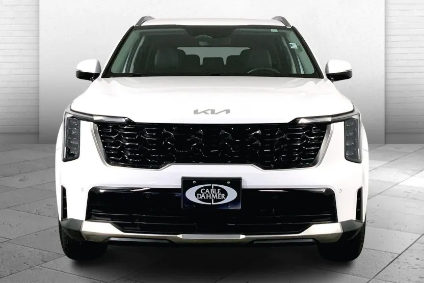 2024 Kia Sorento S photo 1