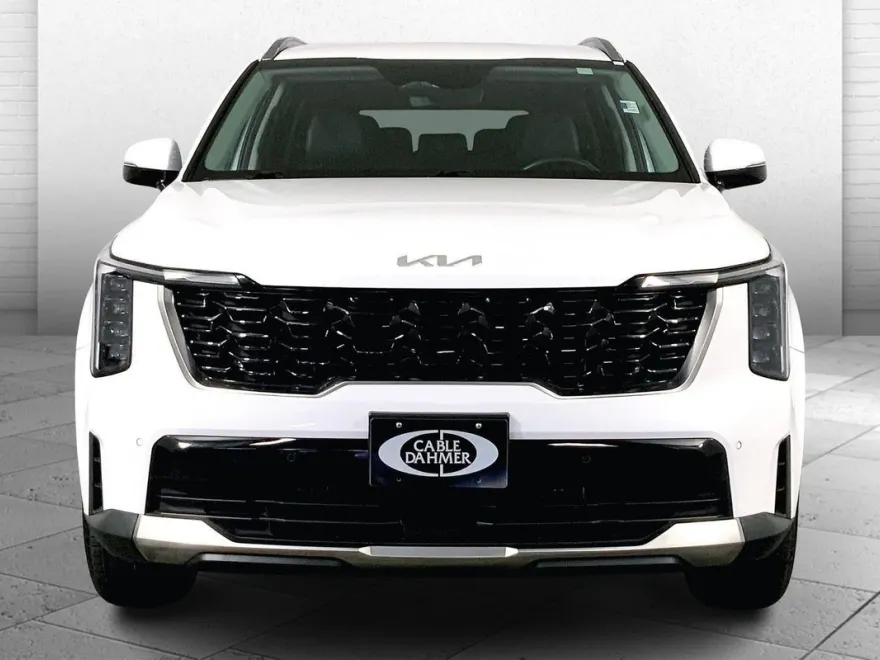 2024 Kia Sorento S photo 1