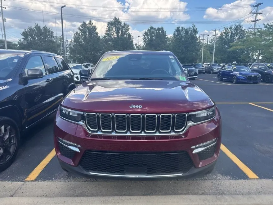 2023 Jeep Grand Cherokee Limited photo 1