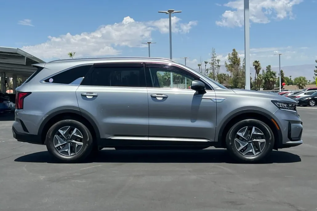 2023 Kia Sorento Hybrid EX photo 1