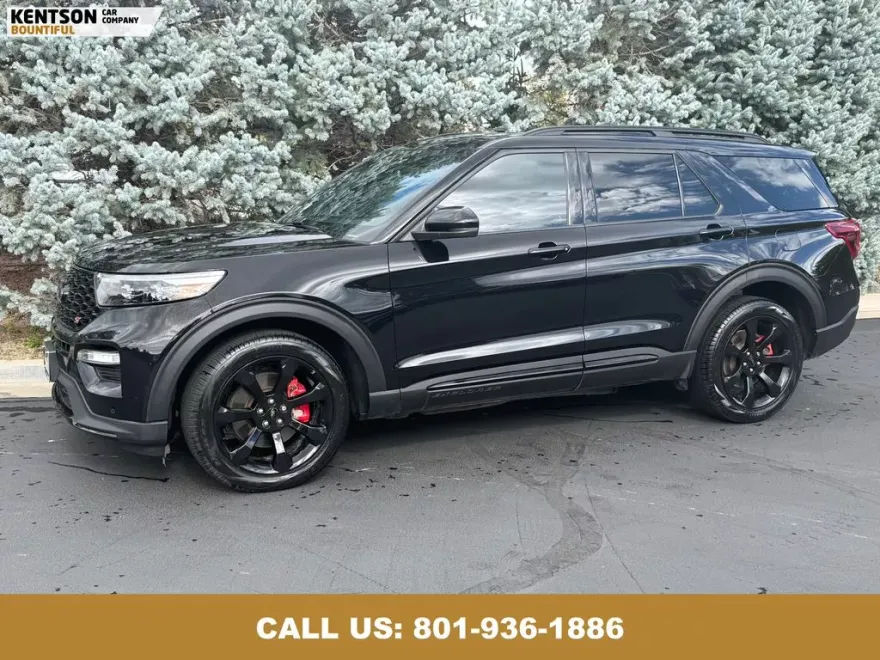 2023 Ford Explorer ST photo 1