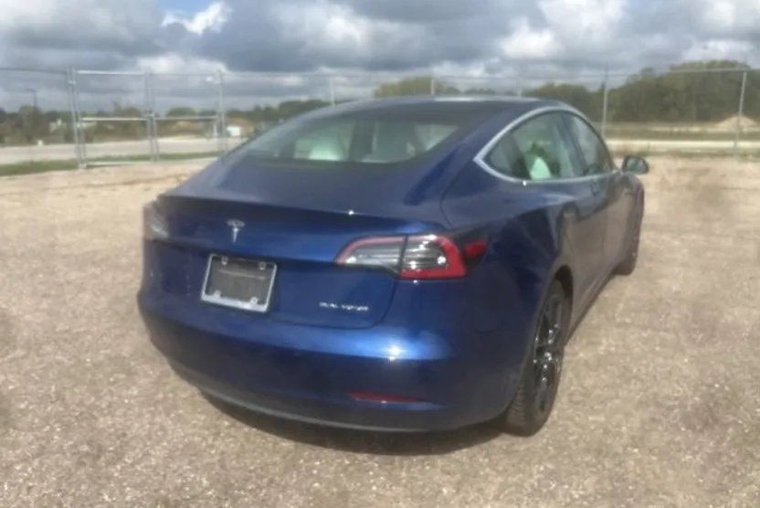 2019 Tesla Model 3 Long Range photo 1