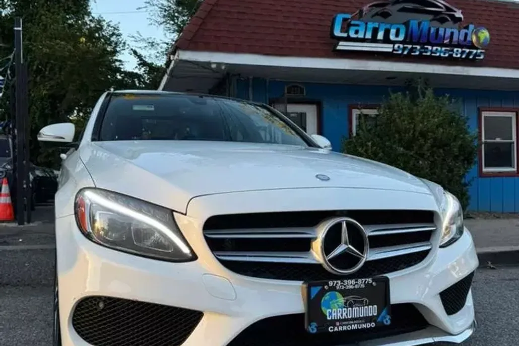 2016 Mercedes Benz C 300 4MATIC Sedan photo 1