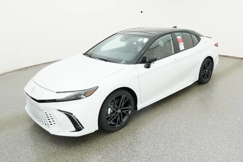 2025 Toyota Camry XSE photo 1