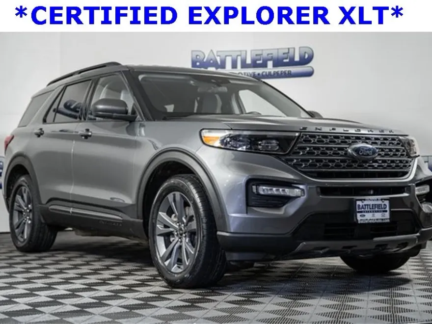 2021 Ford Explorer XLT photo 1