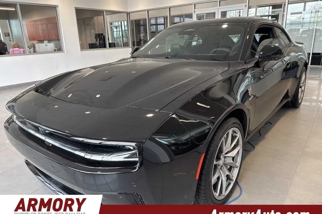 2025 Dodge Charger Daytona Scat Pack photo 1