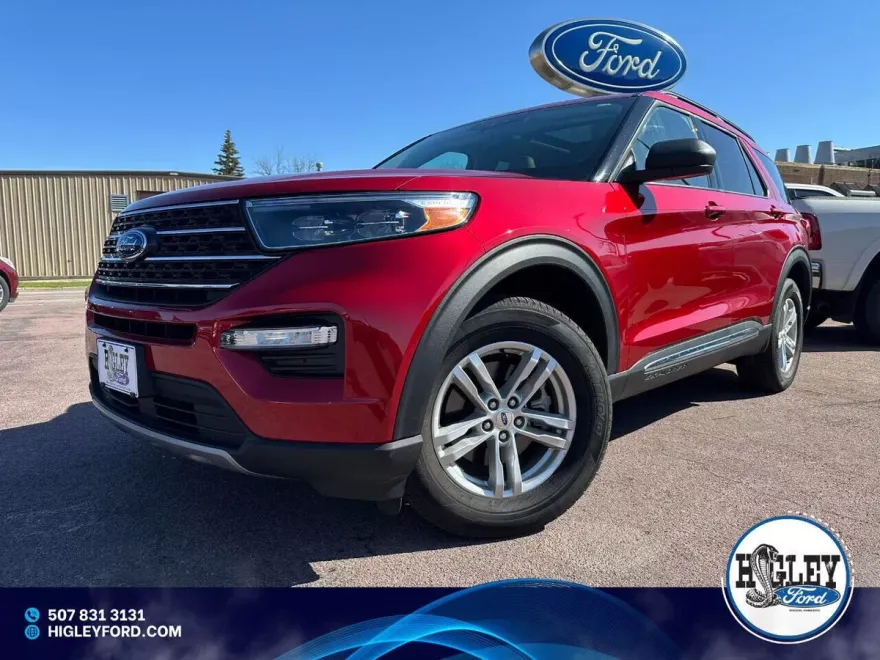 2022 Ford Explorer XLT photo 1