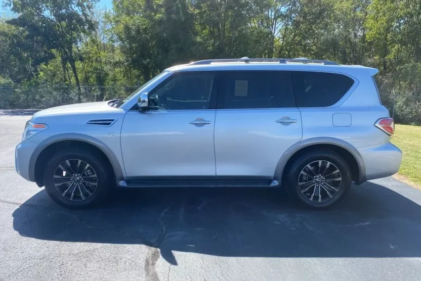 2018 Nissan Armada Platinum photo 1