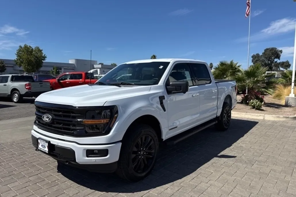 2025 Ford F-150 XLT photo 1