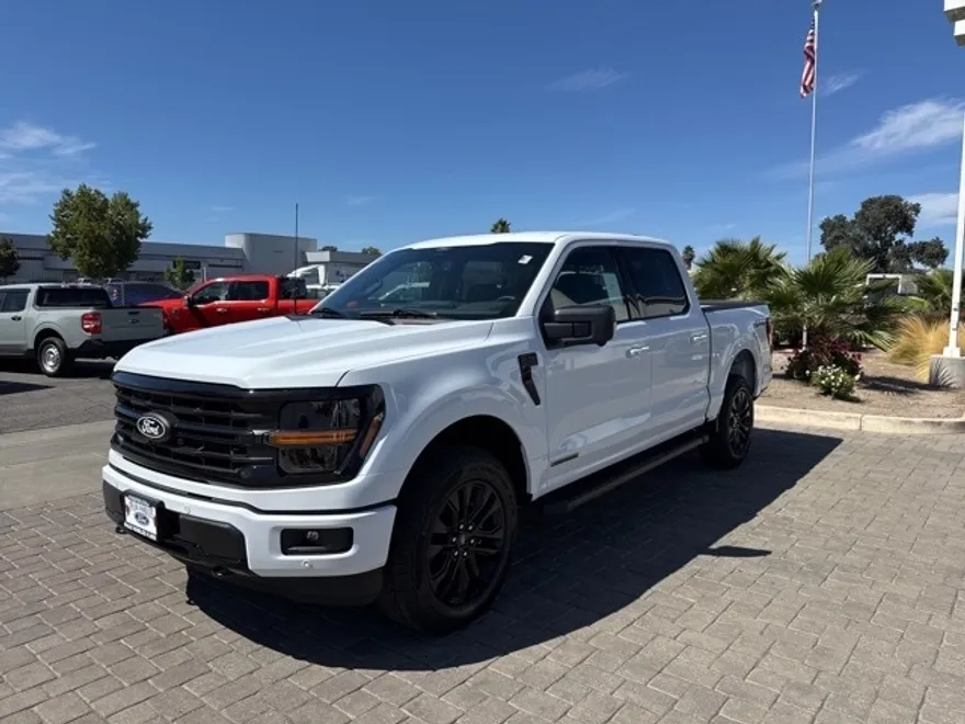 2025 Ford F-150 XLT photo 1