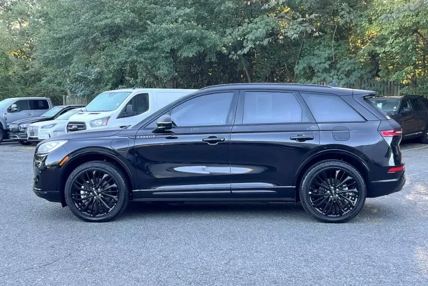2025 Lincoln Corsair Grand Touring photo 1